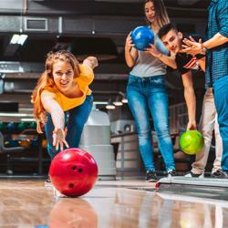food court Shopss yamuna expressway